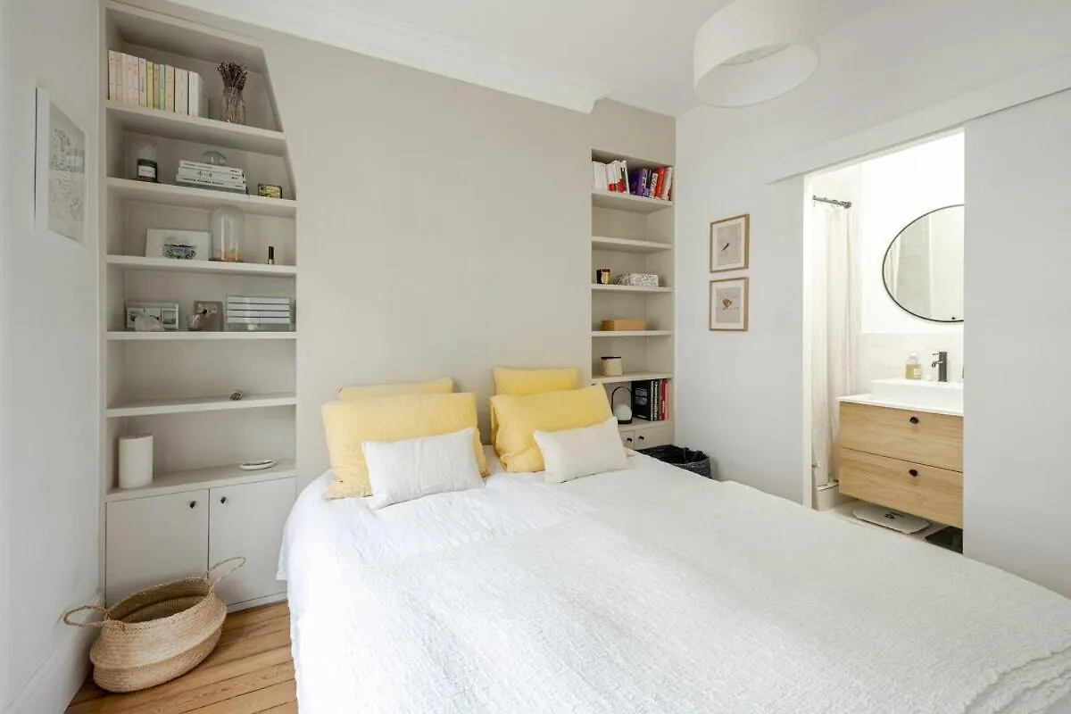 Elegant 1-Bedroom Apartment Paris