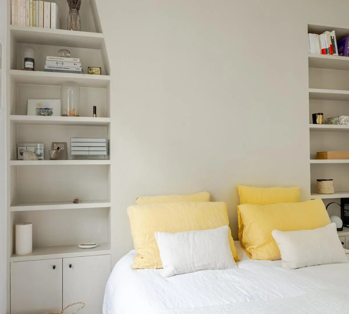 Elegant 1-Bedroom Apartment Paris France